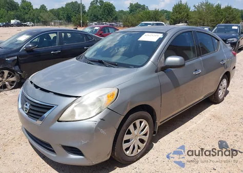 2014 Nissan Versa 1.6 Sv z USA, uszkodzony, nr VIN 3N1CN7AP2EL833640